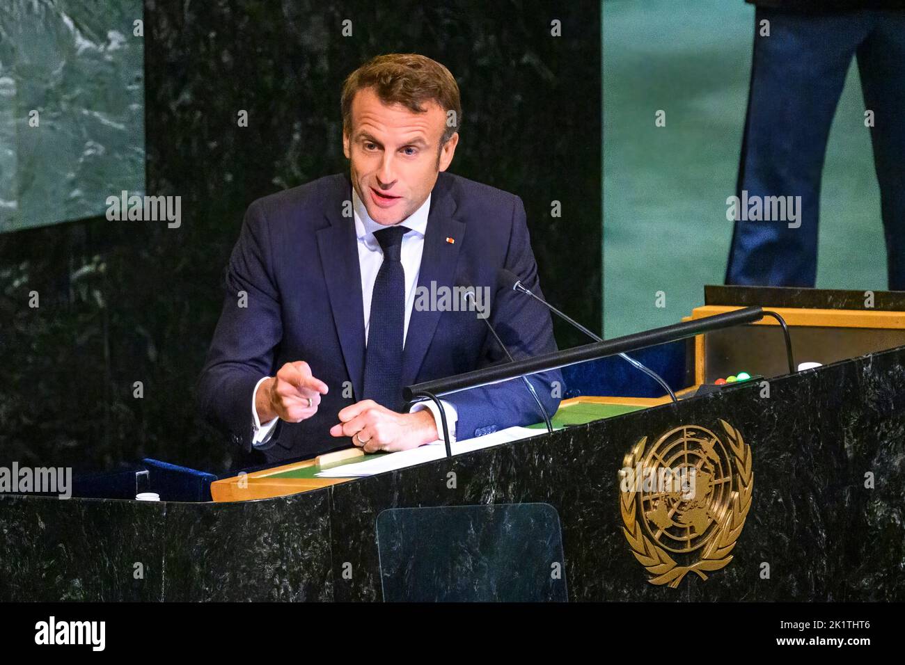 New York, Stati Uniti. 20th Set, 2022. il presidente francese Emmanuel Macron si rivolge al dibattito generale della 77th Assemblea generale delle Nazioni Unite. Credit: Enrique Shore/Alamy Live News Foto Stock