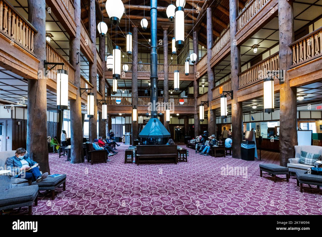 Vista interna; Many Glacier Hotel; Glacier National Park; Montana; USA Foto Stock