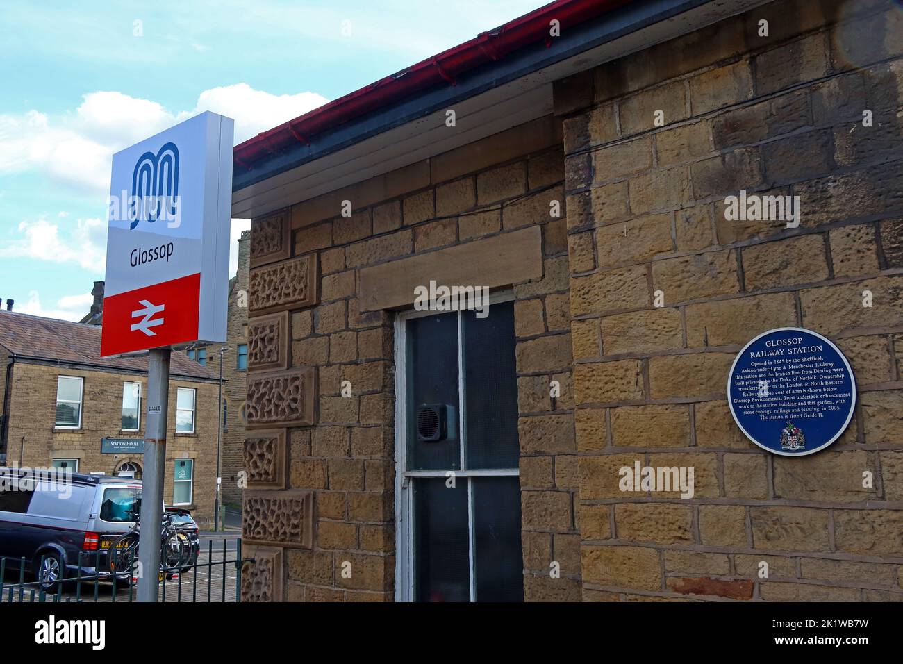 Stazione ferroviaria Glossop, Norfolk Street, Glossop, High Peak, Derbyshire, INGHILTERRA, REGNO UNITO, SK13 7AQ Foto Stock