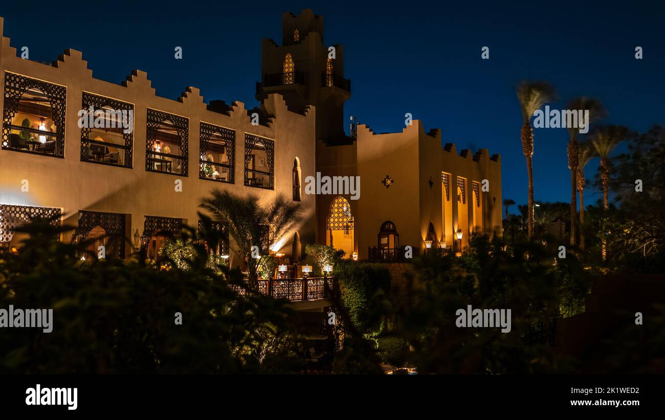 Il Four Seasons Resort Sharm El Sheikh è un resort subacqueo di classe mondiale sul Mar Rosso dell'Egitto che offre sistemazioni eleganti, ottimi ristoranti e spa di lusso. Foto Stock
