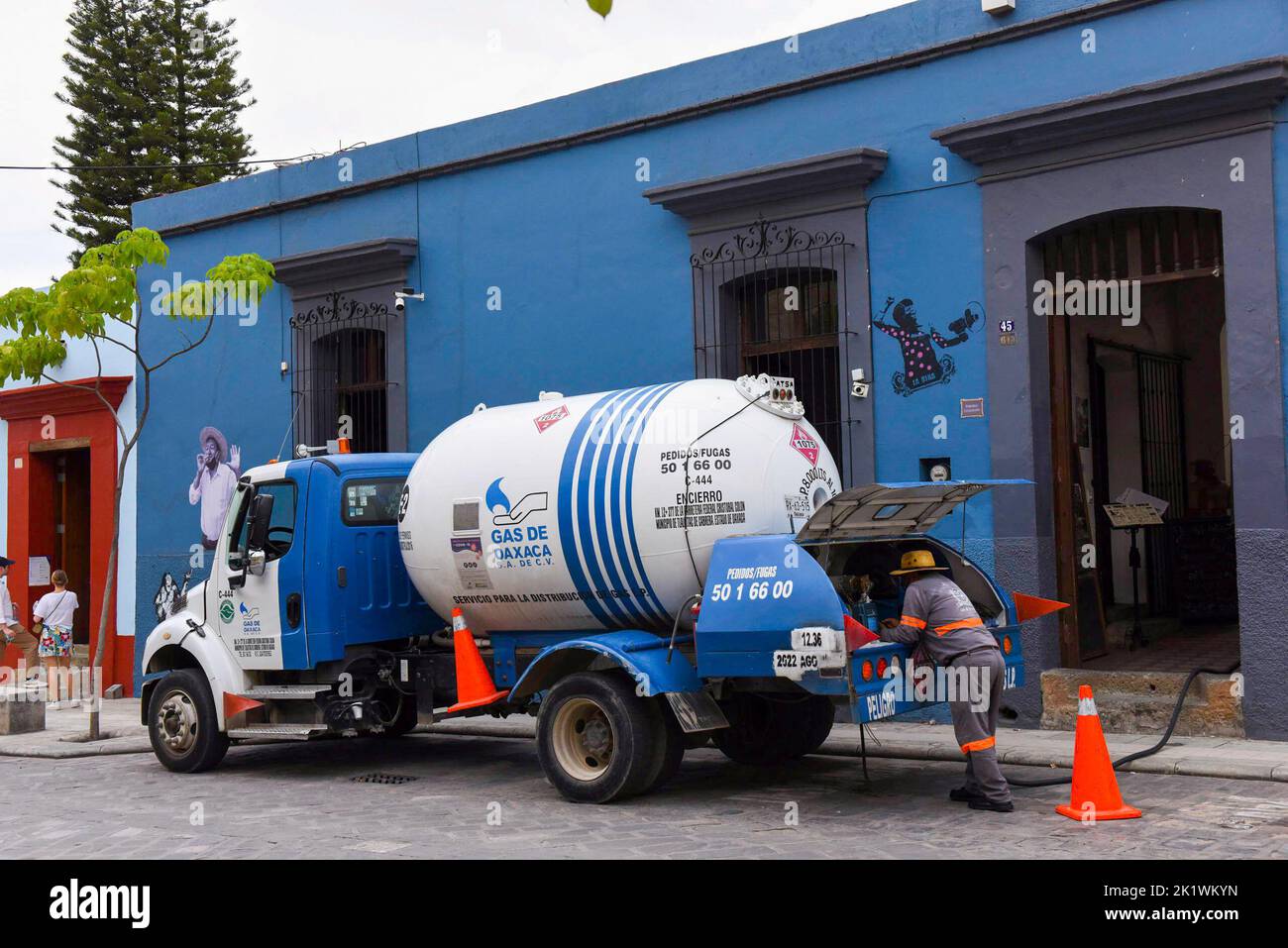 Camion di benzina Oaxaca città, Messico Foto Stock