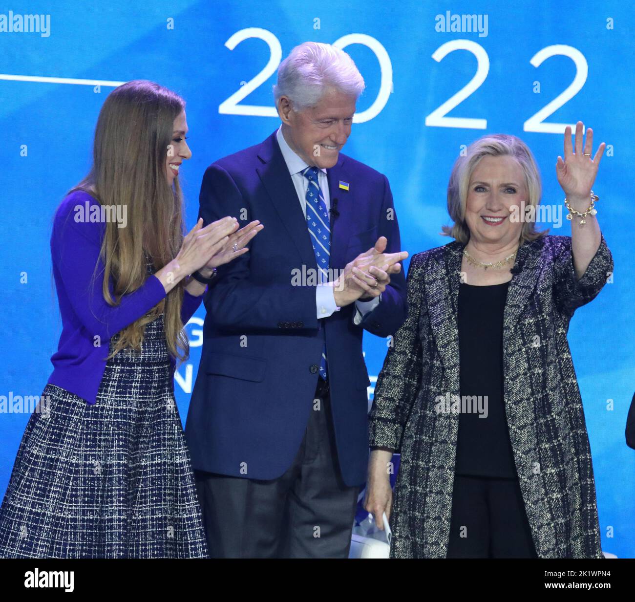 20 settembre 2022, New York City, New York, USA: CHELSEA CLINTON, BILL CLINTON e HILLARY RODHAM CLINTON partecipano alla Clinton Global Initiative del 2022 tenutasi al New York Hilton Hotel. (Credit Image: © Nancy Kaszerman/ZUMA Press Wire) Foto Stock