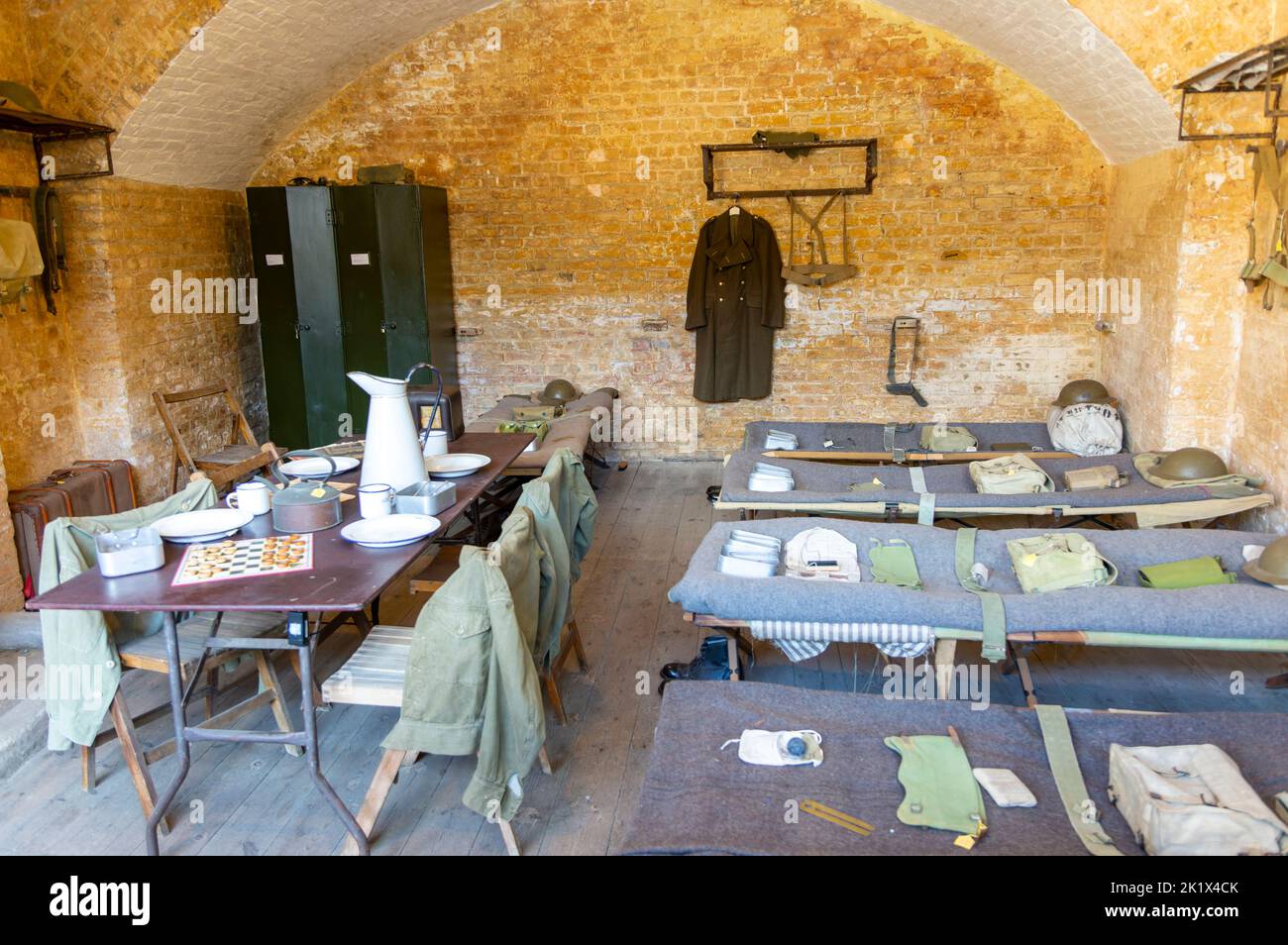Ricreazione della seconda guerra mondiale 1940s sala baracca, Landguard Fort, Felixstowe, Suffolk, Inghilterra, REGNO UNITO Foto Stock