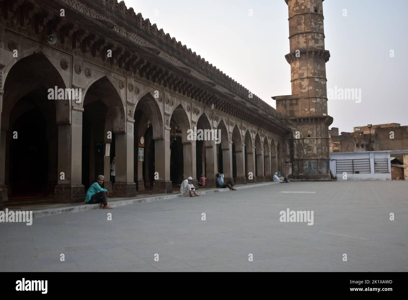 Incredibile vista laterale di shahi jama masjid al burhanpur - moschea senza tetto Foto Stock