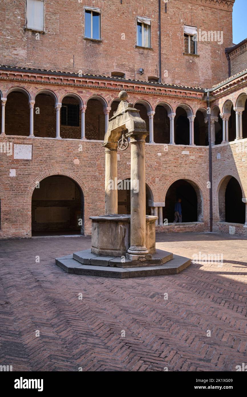 Cortile del Pilato presso la Basilica di Santo Stefano Bologna Foto Stock