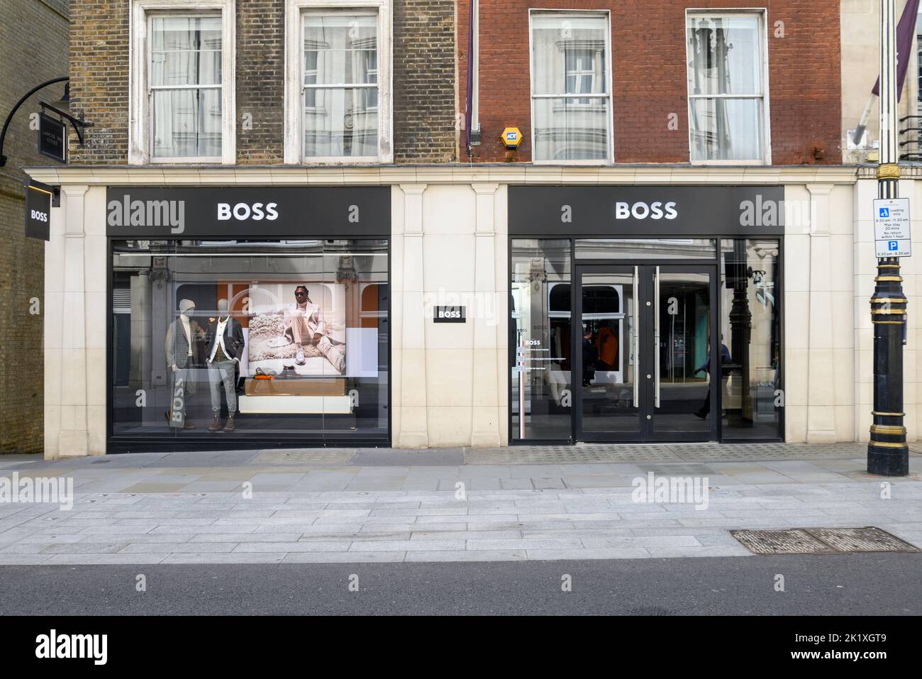 Negozio di moda DESIGNER BOSS, New Bond Street, Londra, Regno Unito Foto Stock
