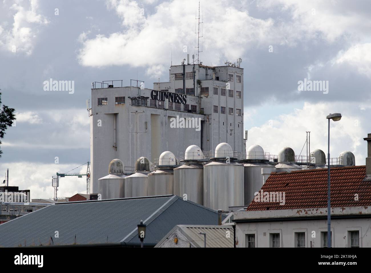 La fabbrica di birra Guinness a Dublino, Irlanda. Una famosa destinazione aperta 7 giorni su 7. Una tipica birra nera prodotta nella repubblica d'Irlanda. Foto Stock