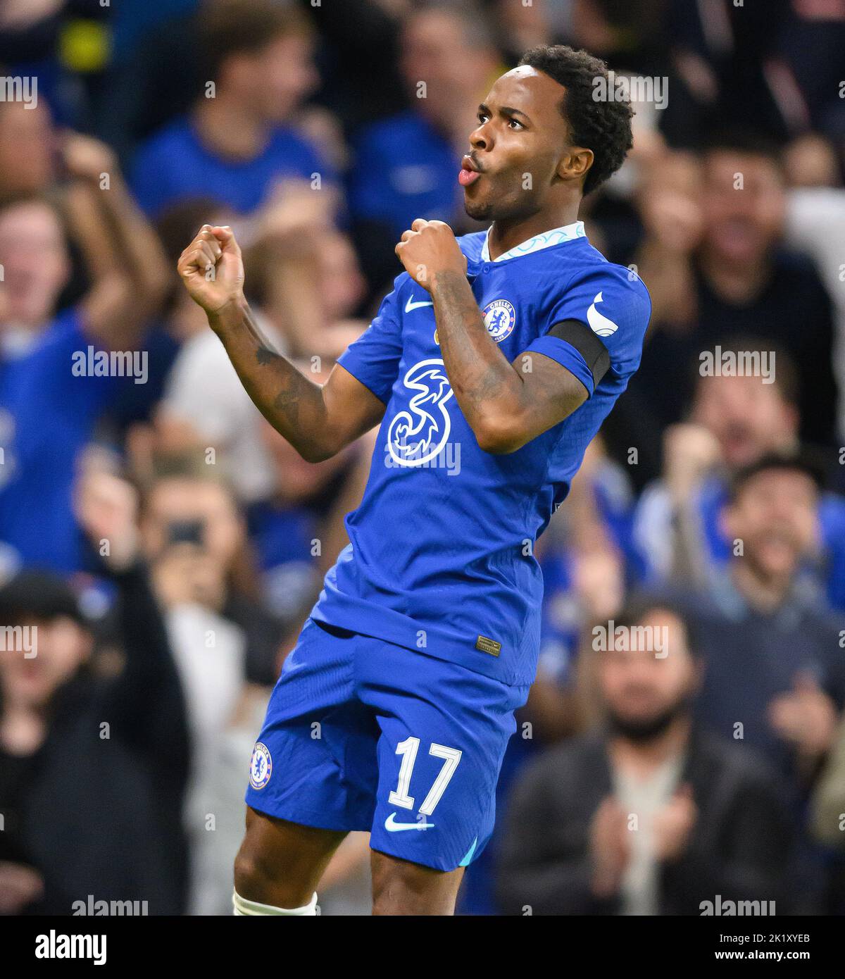 14 set 2022 - Chelsea contro RB Salisburgo - UEFA Champions League - Gruppo e - Stamford Bridge Raheem Sterling di Chelsea celebra il suo gol durante la partita della Champions League a Stamford Bridge. Foto : Mark Pain / Alamy Live News Foto Stock