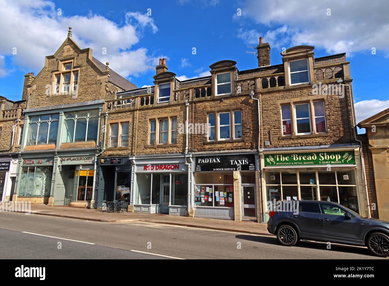 Negozi presso Jacksons Buildings, 11 Victoria St, Glossop, High Peak, SK13 8AQ Foto Stock