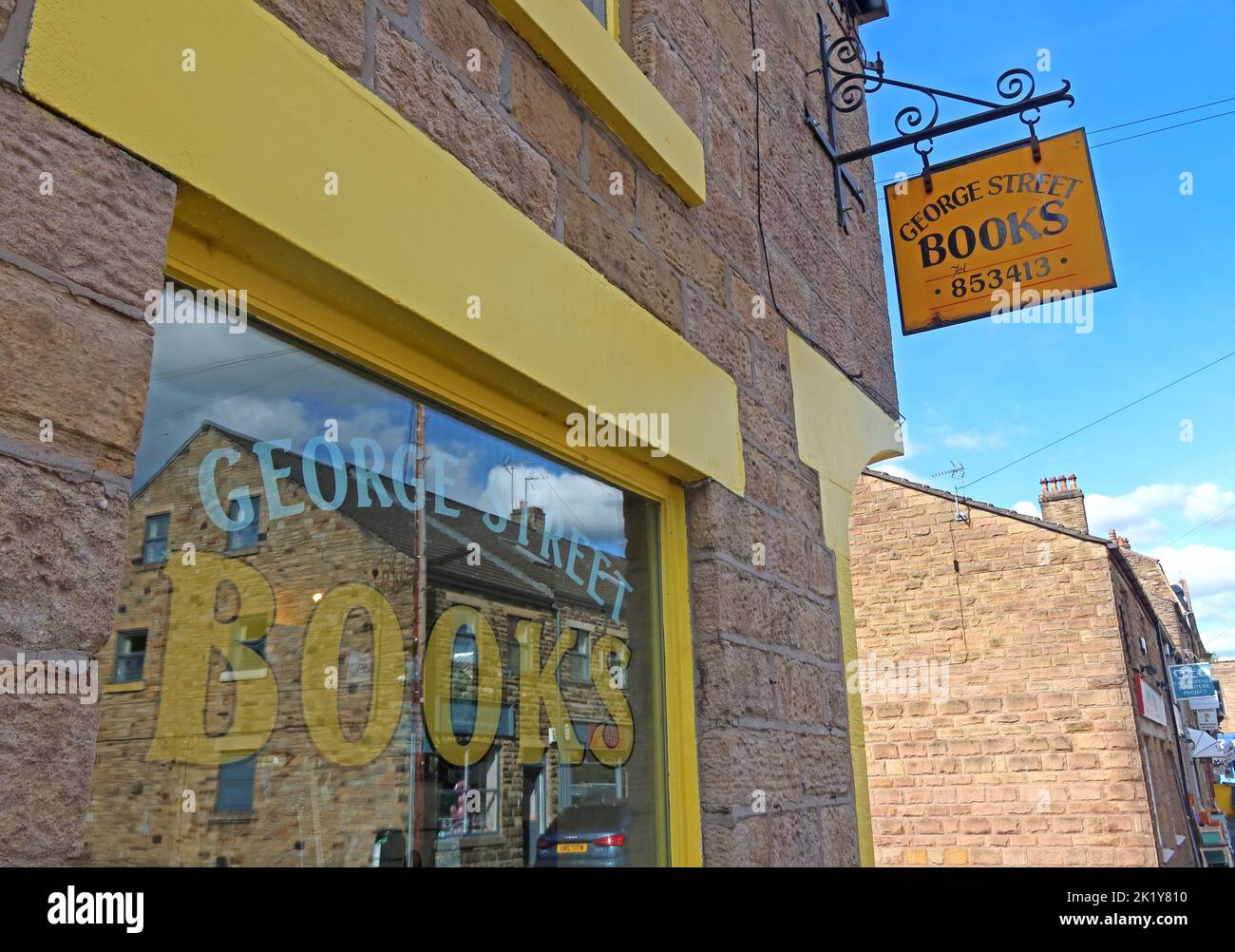George Street Books, 14-16 George St, Glossop, High Peak, Derbys, Inghilterra, Regno Unito, SK13 8AY - Community Bookshop Foto Stock