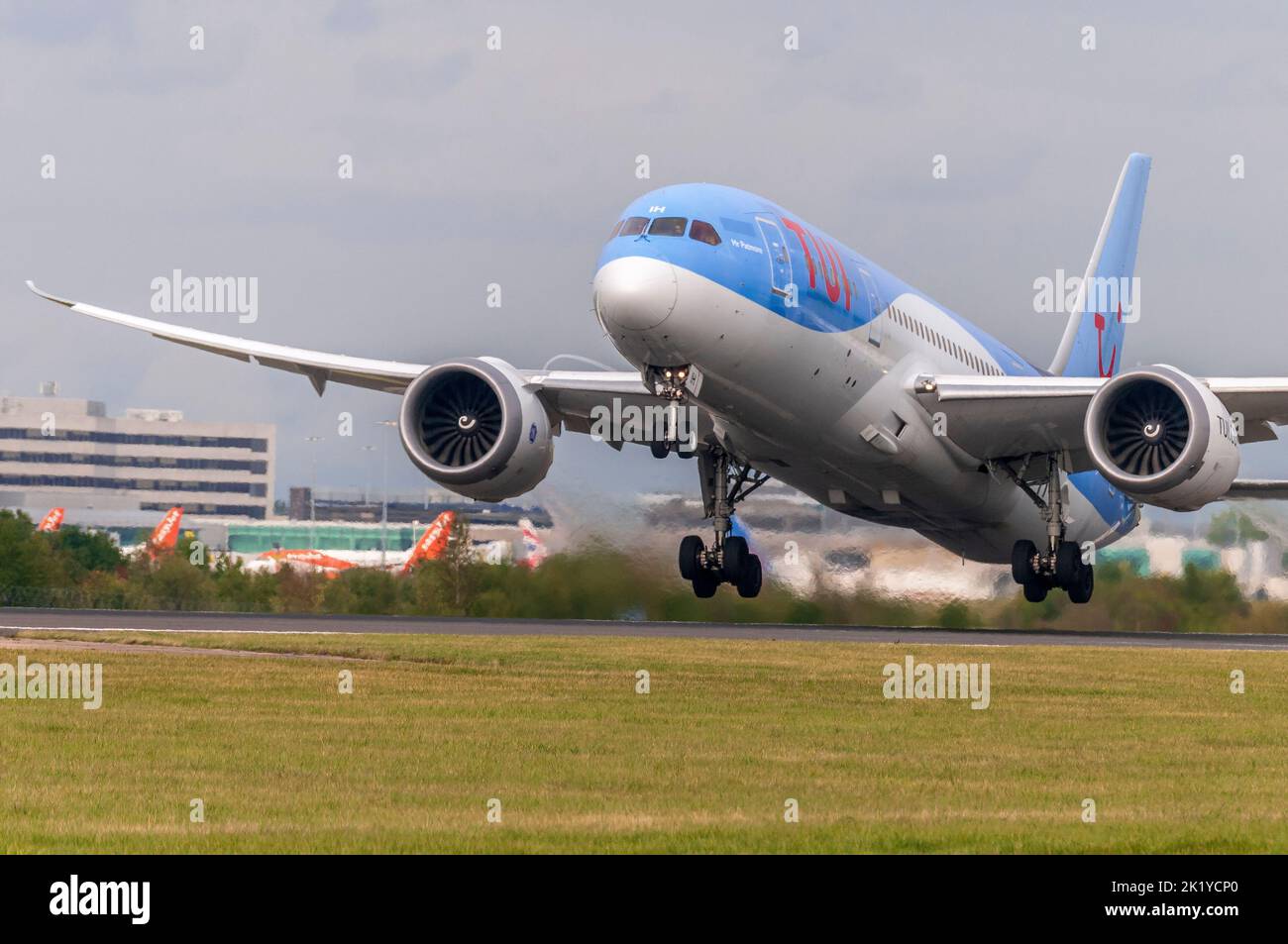 TUI Dreamliner Boeing 787-8 registrazione G-TUIH all'aeroporto di Manvhester. Foto Stock