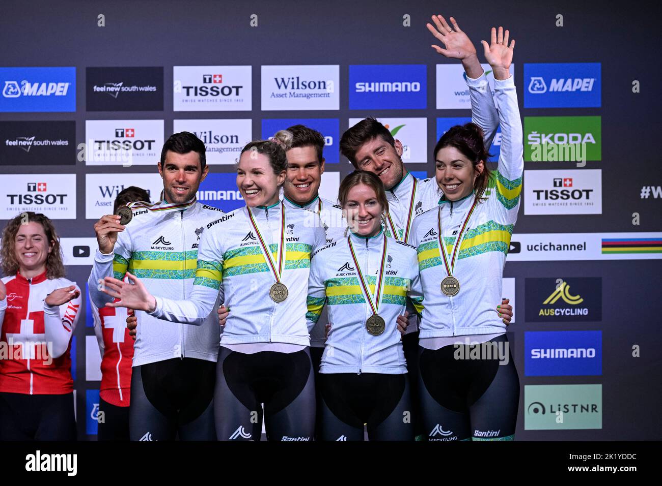 21st settembre 2022; Wollongong, Illawarra, Galles del Sud, Australia: UCI World Road Cycling Championships, terzo posto Australia sul podio per il Team Time Trial Mixed relay Foto Stock