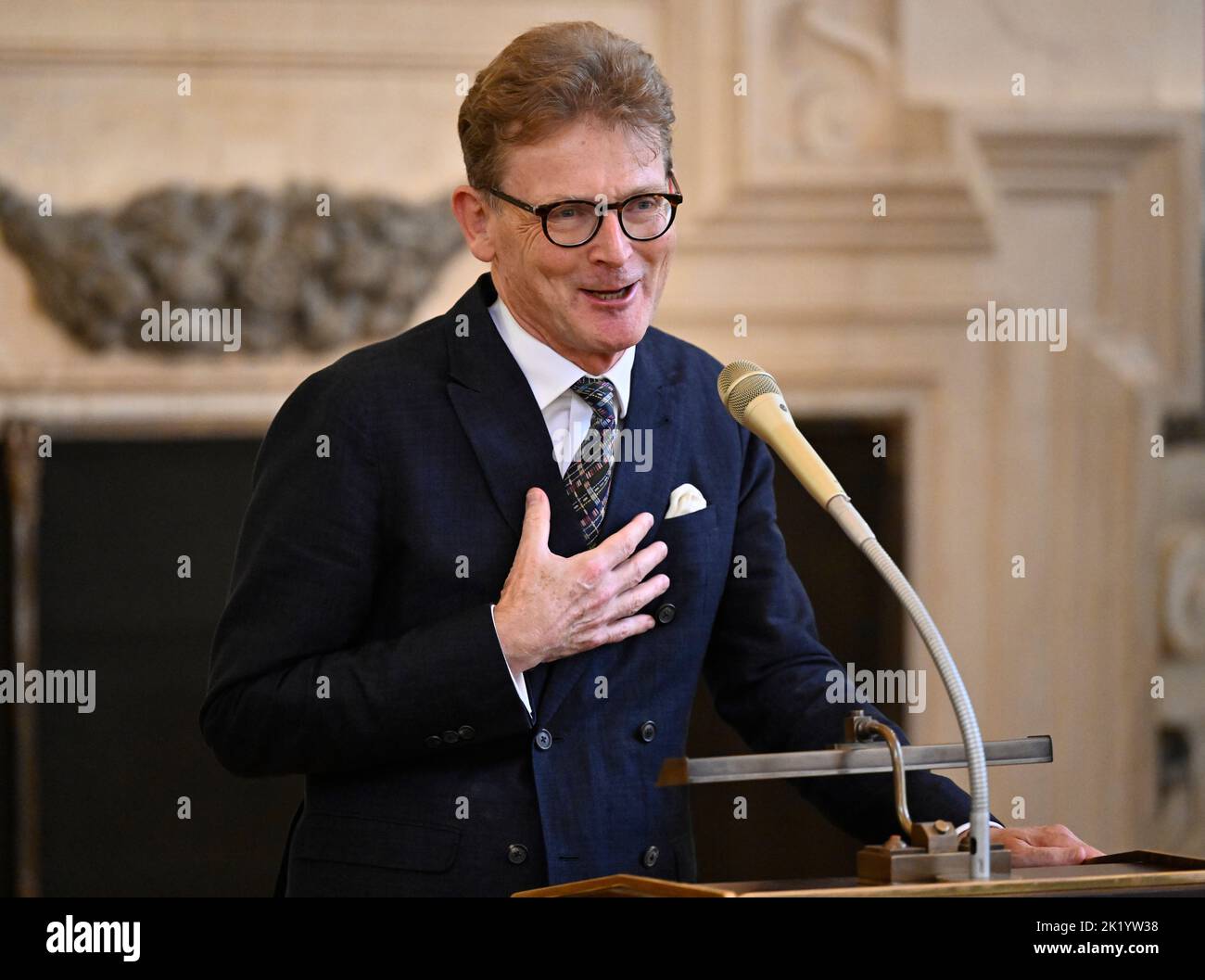Praga, Repubblica Ceca. 21st Set, 2022. L'ambasciatore britannico nella Repubblica Ceca Nick Archer parla durante la cerimonia del Duca di Edimburgo (DofE), ricordando l'eredità della Regina Elisabetta II e del Principe Filippo che fondarono DofE, a Praga, nella Repubblica Ceca, il 21 settembre 2022. Credit: Ondrej Deml/CTK Photo/Alamy Live News Foto Stock