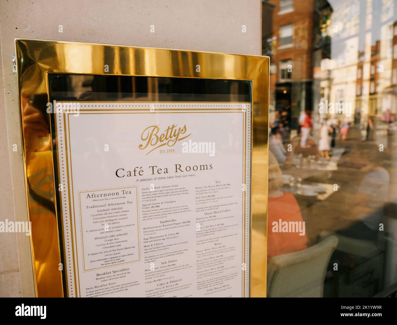 Bettys Café Tea Rooms, York, North Yorkshire, Inghilterra, Regno Unito Foto Stock