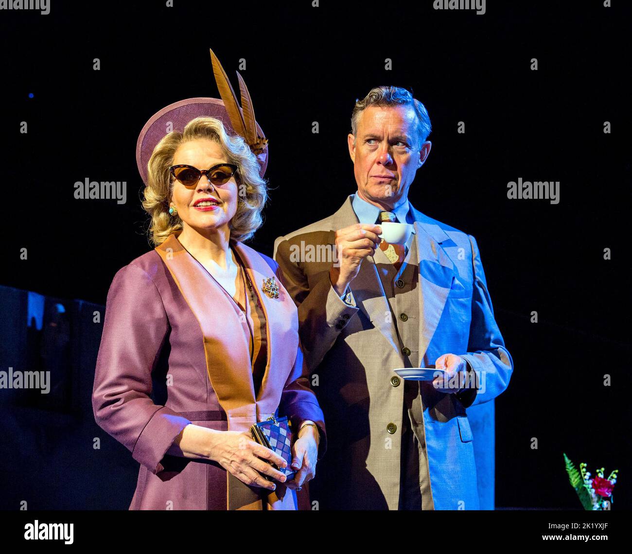 Renee Fleming (Margaret Johnson), Alex Jennings (Signore Naccarelli) in THE LIGHT IN THE PIAZZA at the Royal Festival Hall, Londra SE1 18/06/2019 libro: Craig Lucas musica e testi: Adam Guettel scenografia: Robert Jones Costumi: Brigitte Reiffenstuel diretto da Daniel Evans Foto Stock