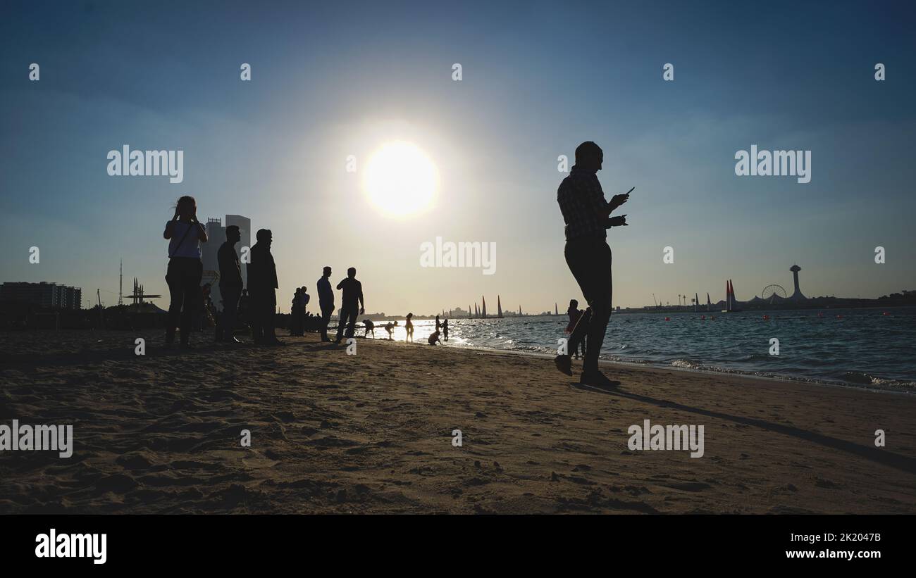 Scene di strada a Dubai, Emirati Arabi Uniti Foto Stock