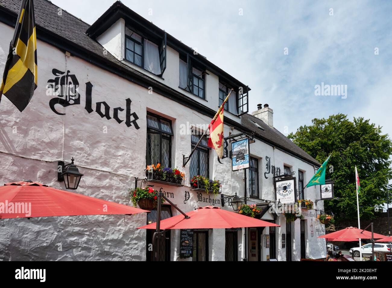 Caernarfon, Regno Unito - 11 luglio 2022: The Black Boy Inn Bar & Restaurant a Caernarfon, nel Galles del Nord. Foto Stock