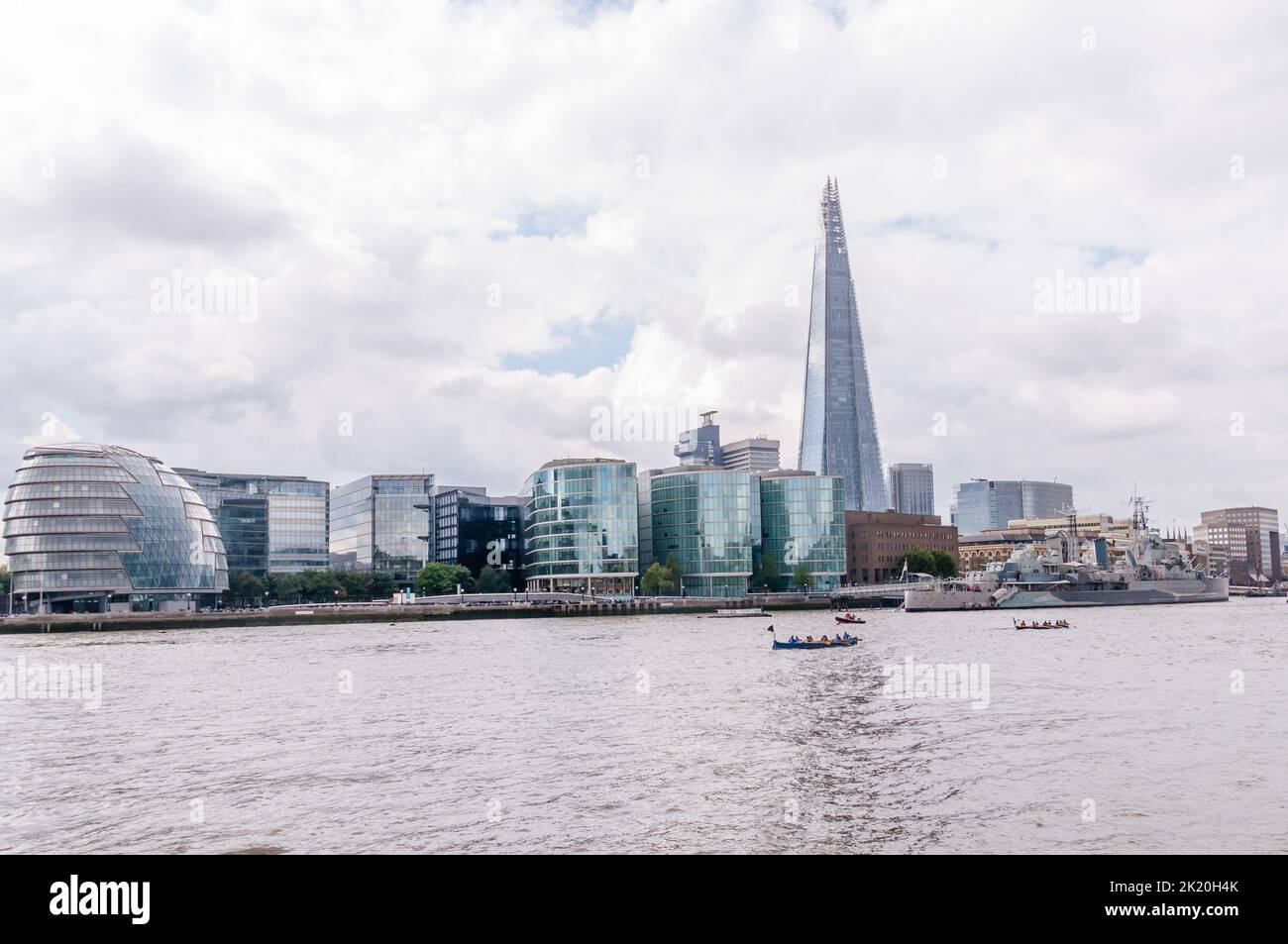 La Great River Race, la maratona fluviale da Tower Hamlets a Richmond molti si sforzeranno di vincere il Challenge Trophy Foto Stock