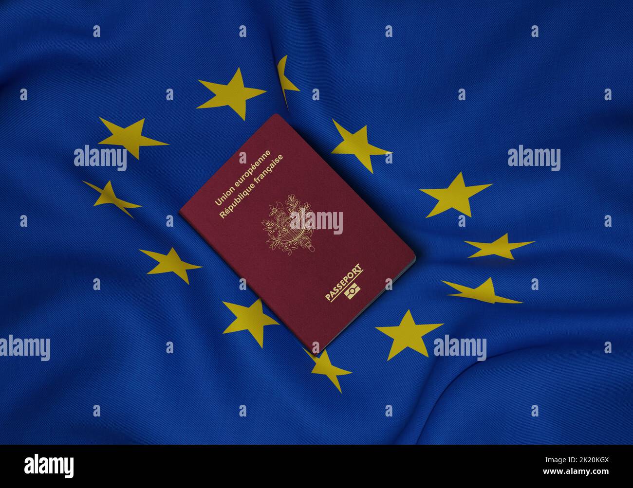 Passaporto francese con bandiera dell'Unione europea in background , il passaporto francese è un documento d'identità rilasciato ai cittadini francesi Foto Stock