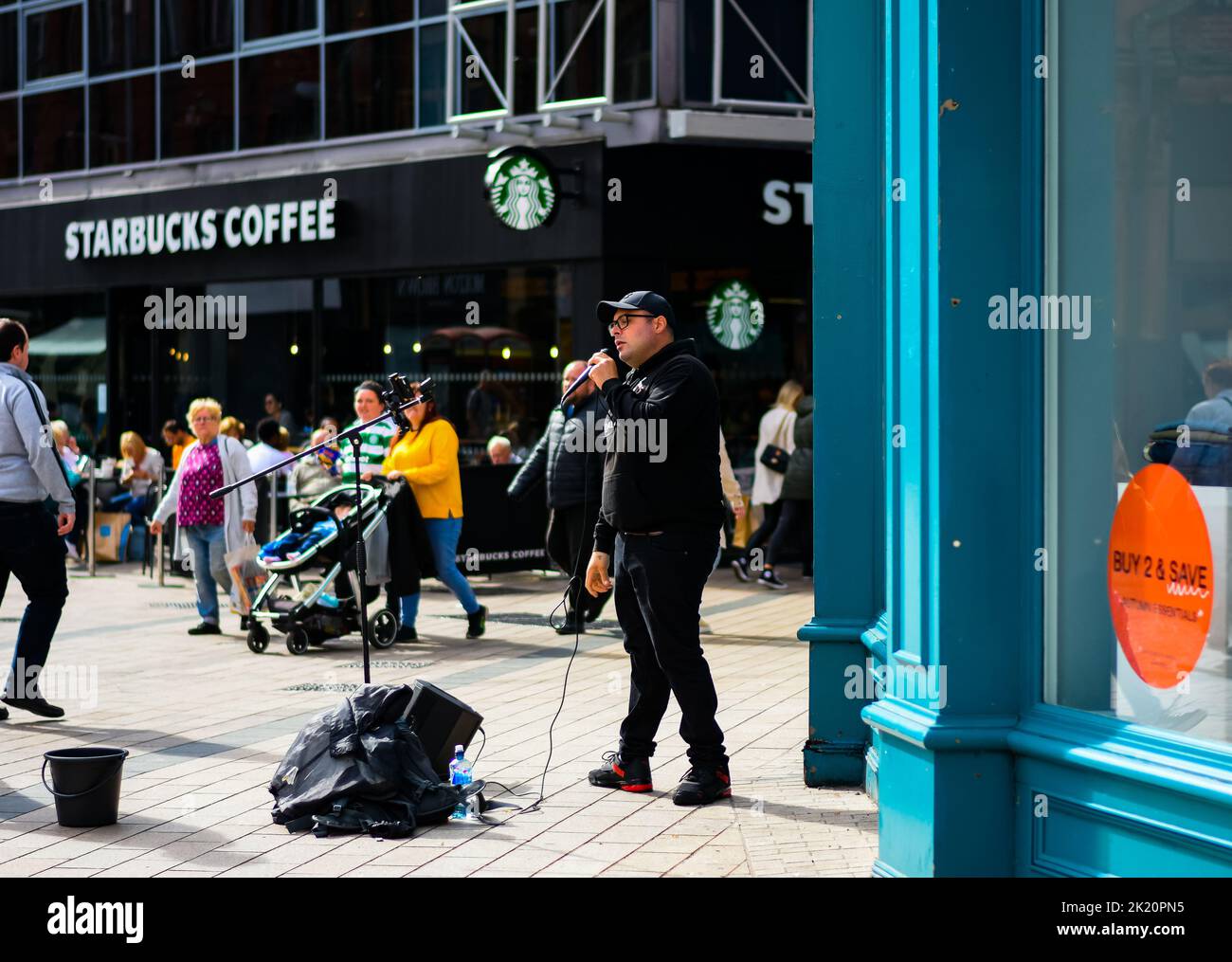 Un Street busker al Corn Market, Belfast, Irlanda del Nord Foto Stock