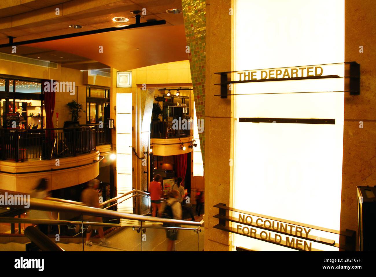 I vincitori del Best Picture Oscar sono collocati sulle colonne del Dolby Theater di Hollywood, dove si tiene la cerimonia dell'Academy Awards Foto Stock