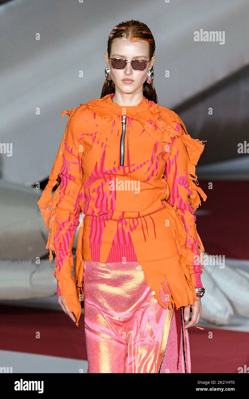 Milano, Italia. 21st Set, 2022. PISTA DIESEL SS23 durante la settimana della moda di Milano il 2022 settembre - Milano, Italia. 21/09/2022 Credit: dpa/Alamy Live News Foto Stock