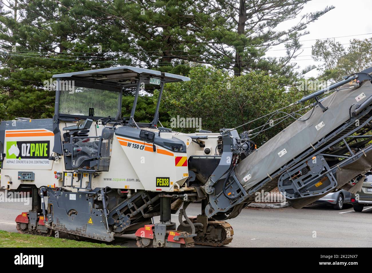 Asfaltatrice a freddo parcheggiata a Avalon Beach, Sydney, NSW, Australia di proprietà di ozpand Foto Stock