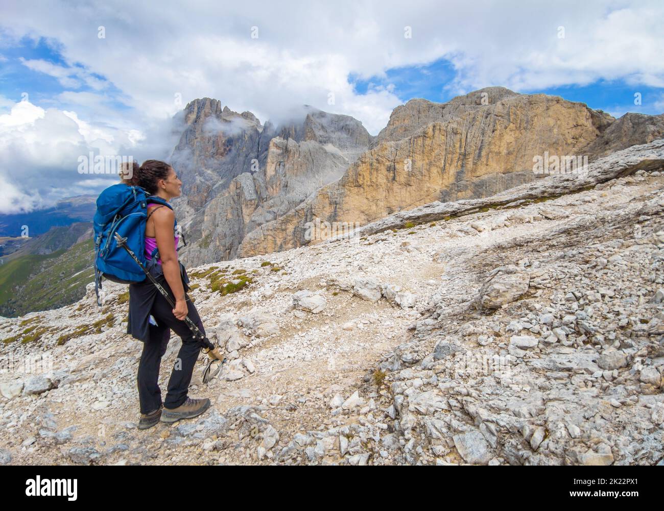 Dolomiti (Italia) - una veduta panoramica della catena montuosa delle Dolomiti, patrimonio mondiale dell'UNESCO, in Veneto e Trentino Alto Adige. Qui gruppo pale di San Martino Foto Stock