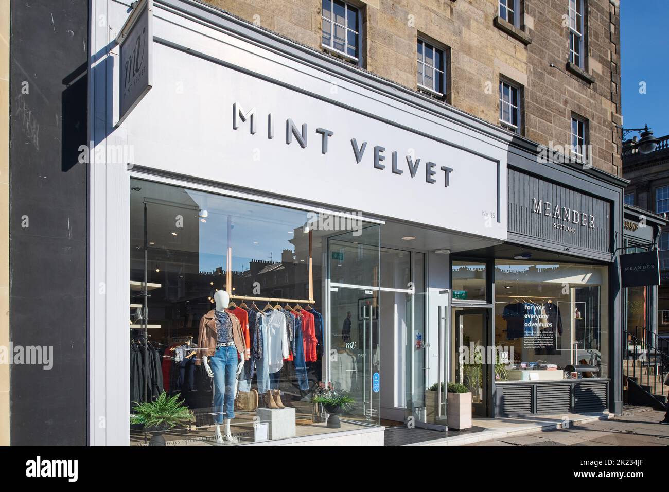 Edimburgo Scozia, Regno Unito 21 settembre 2022. Vista generale di Mint Velvet su George Street. Credit sst/alamy live news Foto Stock