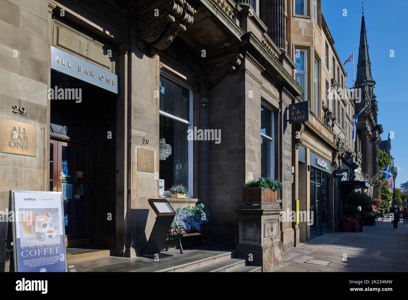 Edimburgo Scozia, Regno Unito 21 settembre 2022. Vista generale di All Bar One, George Street. Credit sst/alamy live news Foto Stock