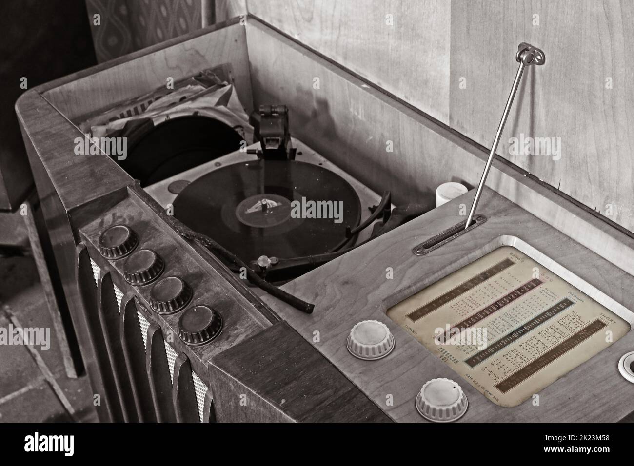 BW, Ferguson 401 Radiogramm, con album LP in vinile da 12', VALVE Technology, 1960 Foto Stock