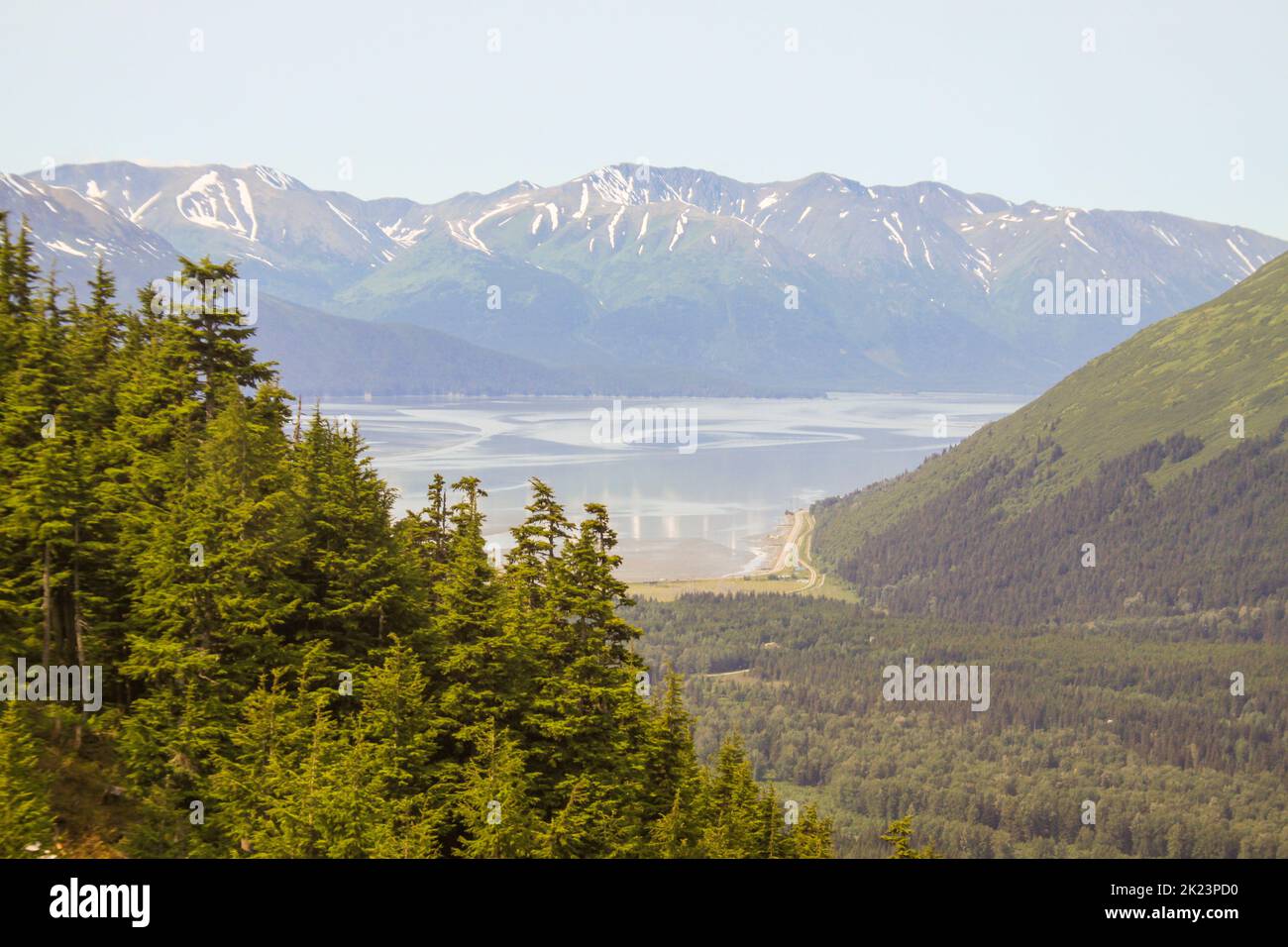 Cook Inlet paesaggio fotografato vicino Homer, Alaska. Homer è una città dell'Alaska di Stati Uniti d'America, situata nella Penisola del Kenai, nello stato federato del Jarsi. E '218 mi (351 km) così Foto Stock