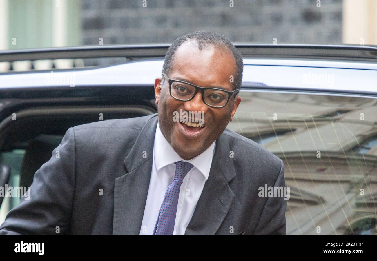 Londra, Inghilterra, Regno Unito. 22nd Set, 2022. Il Cancelliere dello scacchiere KWASI KWARTENG è visto arrivare in Downing Street. (Credit Image: © Tayfun Salci/ZUMA Press Wire) Foto Stock