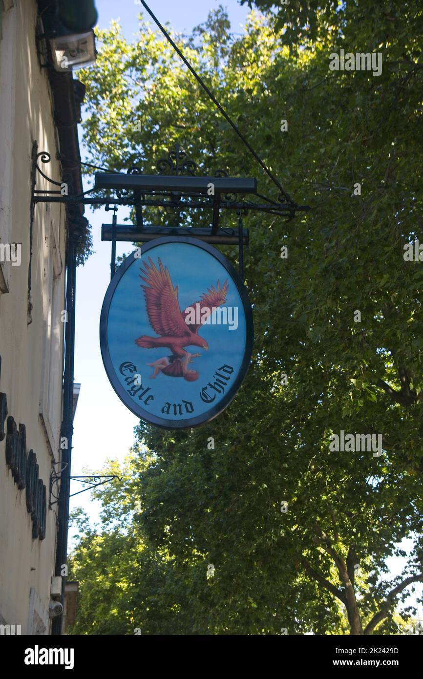 The Eagle and Child pub nel centro di Oxford in uno stato abbandonato Foto Stock