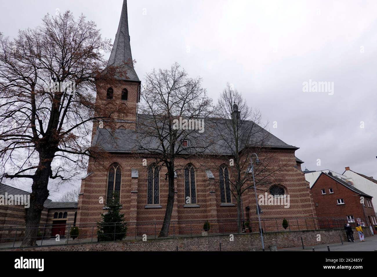 Römisch-katholische Pfarrkirche St. Alban Liblar, Backsteinbau aus dem 17. Jahrhundert, Nordrhein-Westfalen, Germania, Erftstadt Foto Stock