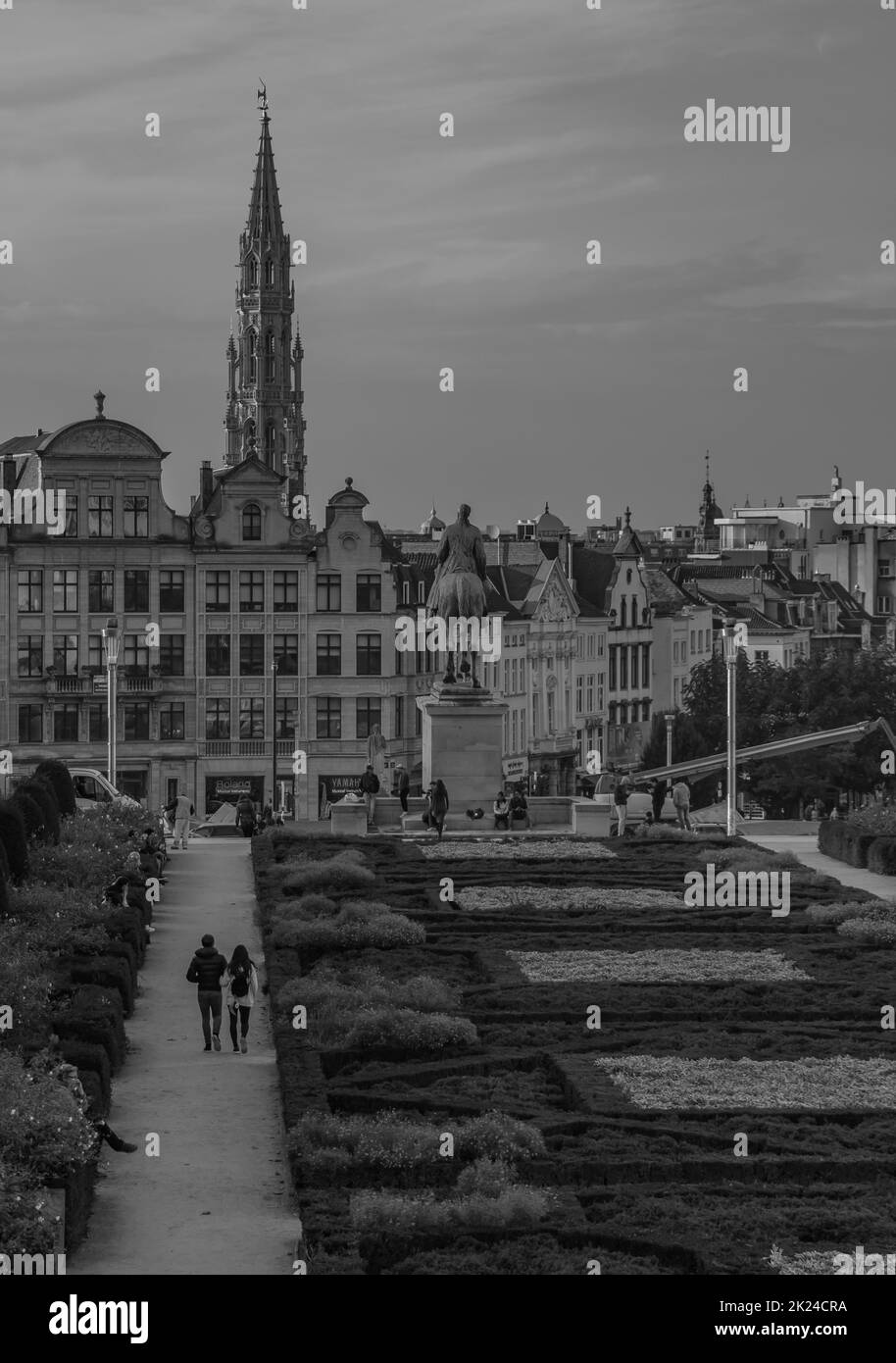 Una foto in bianco e nero del Mont des Arts, a Bruxelles. Foto Stock