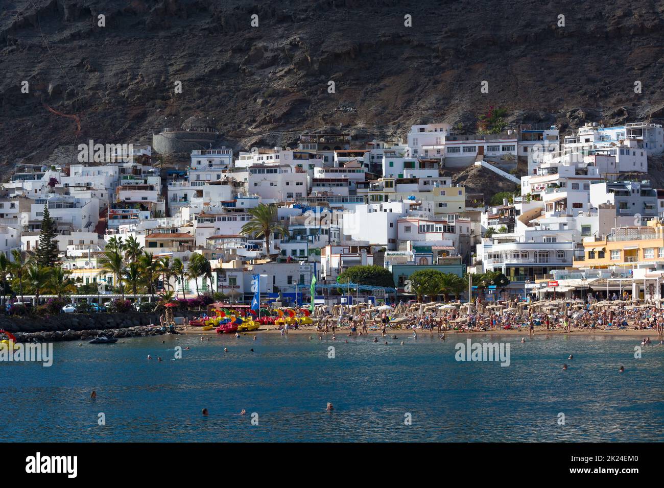 Cran Canaria, Puerto de Mogan, Spagna - 15 novembre 2019: Città di Puerto de Mogan sulla costa dell'isola di Gran Canaria, Spagna Foto Stock