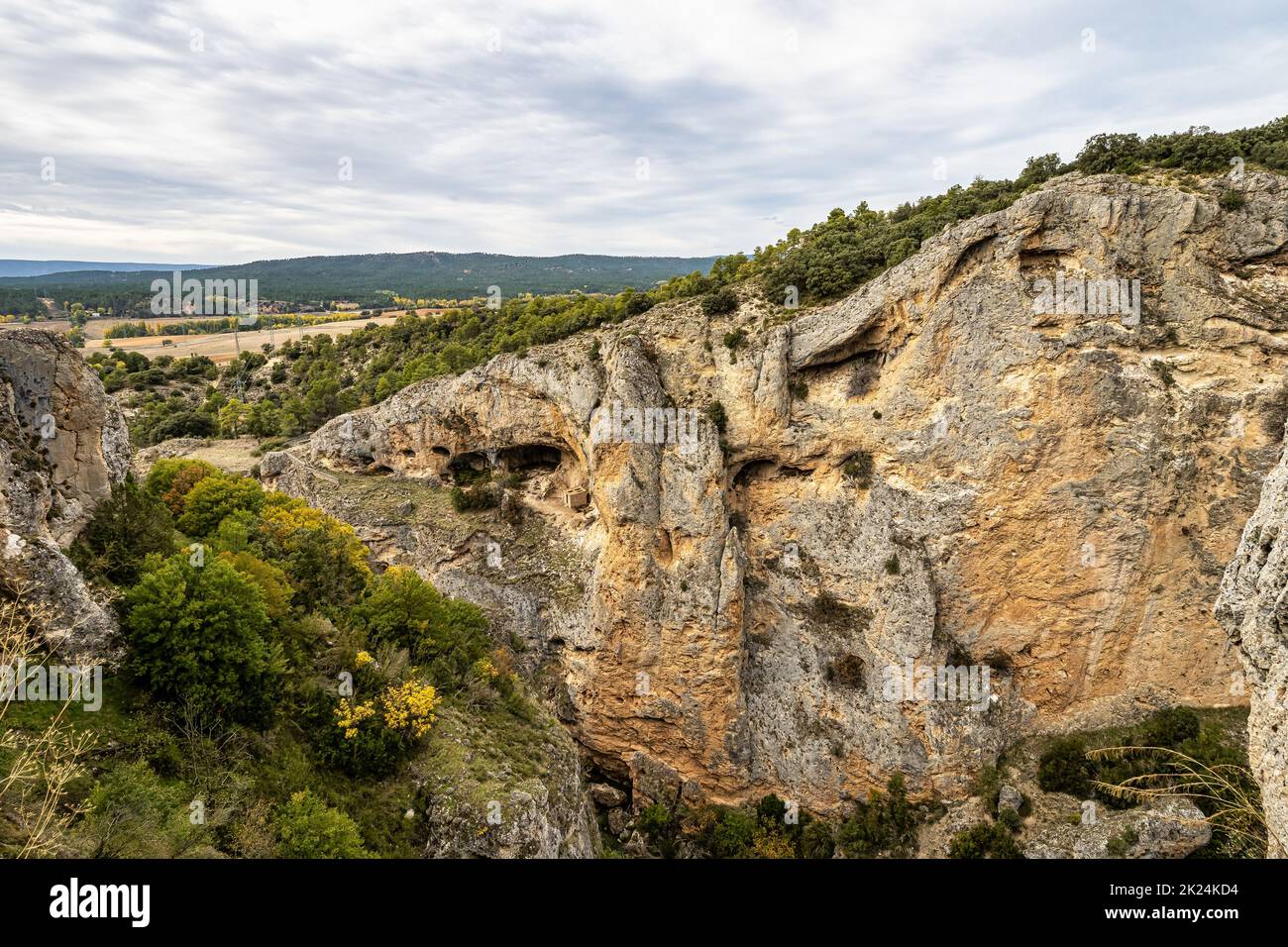 Finestra del Diavolo. Punto di vista naturale sulla riva del fiume Jucar. Villalba de la Sierra, Cuenca, Spagna - Europa. Foto Stock
