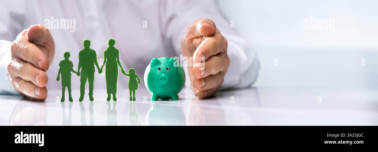 Family Piggy Bank e sicurezza finanziaria Foto Stock