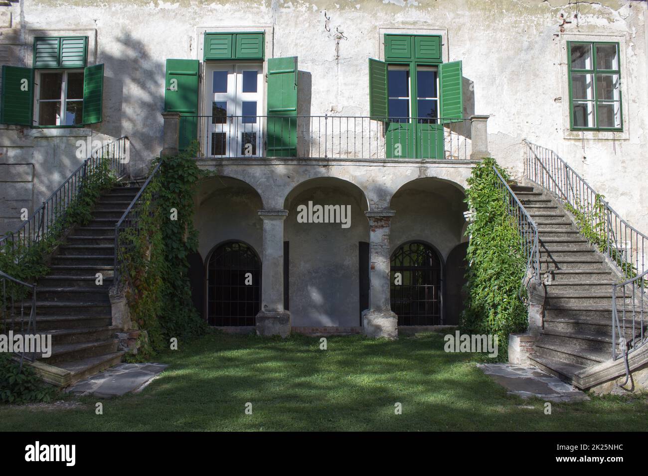 Scale per l'ingresso al castello di Uhercice Foto Stock