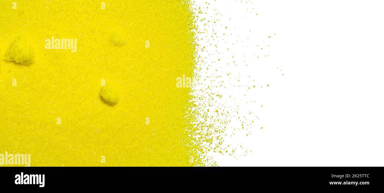 Cromato di potassio, sale solido giallo dell'anione cromato. Un uso chimico di laboratorio comune in industriale. Background scientifico. Vista dall'alto Foto Stock