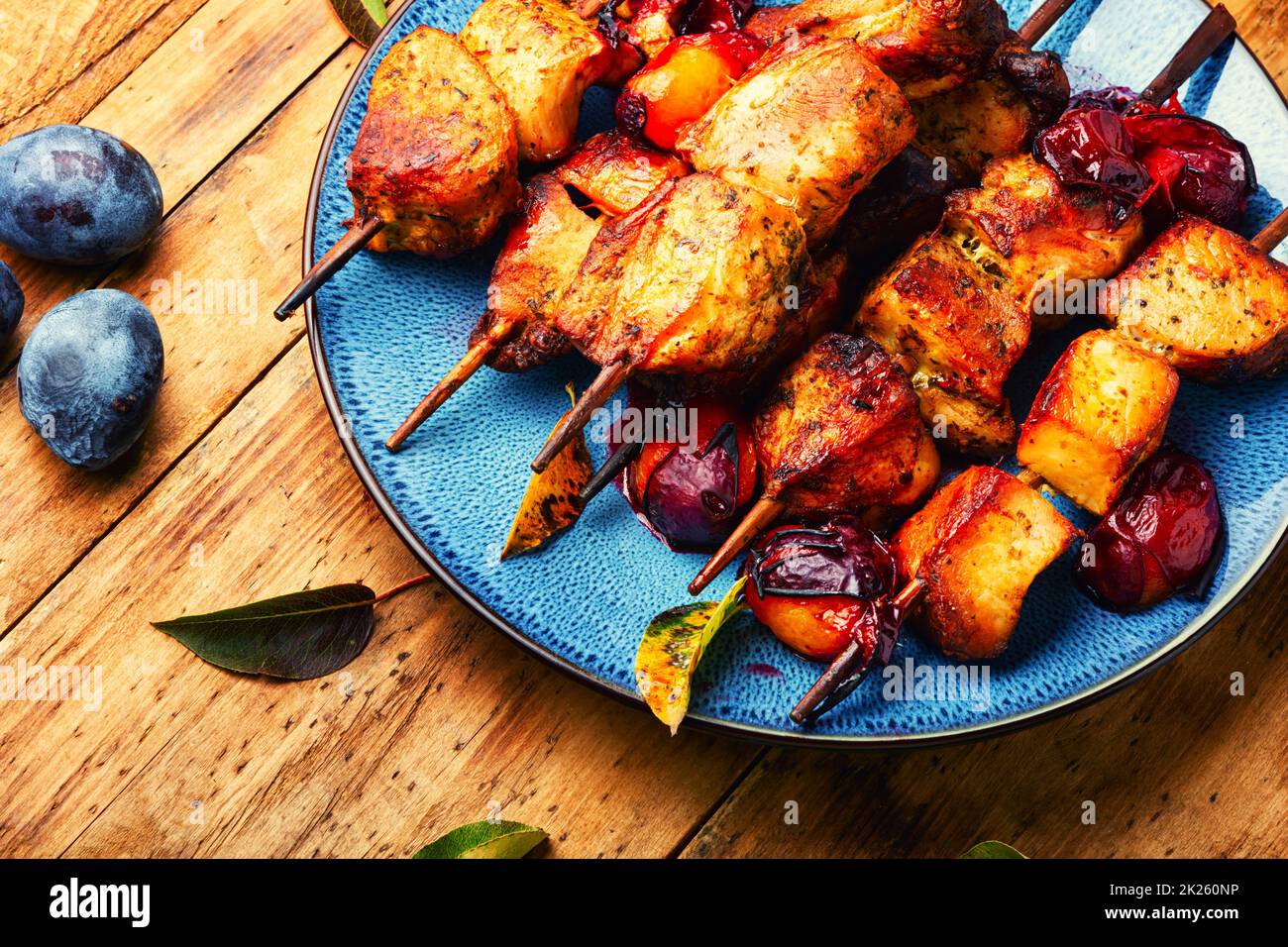 Carne fritta su spiedini, shish kebab Foto Stock