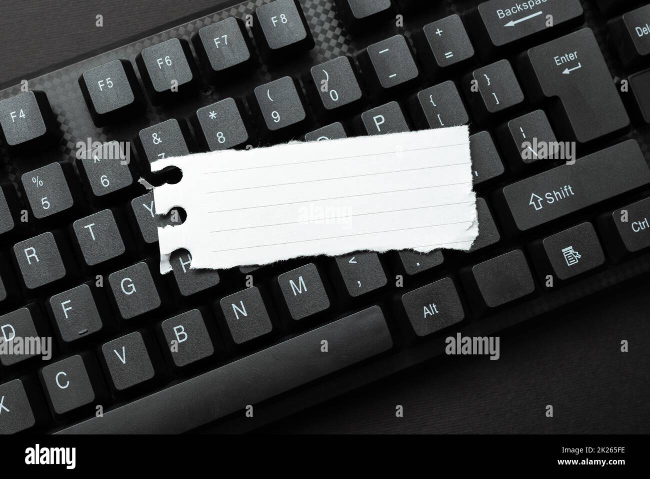 Invio di nuovi messaggi online, creazione di romanzi visivi, digitazione di brevi storie, elenco di dettagli importanti, lettere computerizzate, Applicazioni di programmazione per sviluppatori Foto Stock