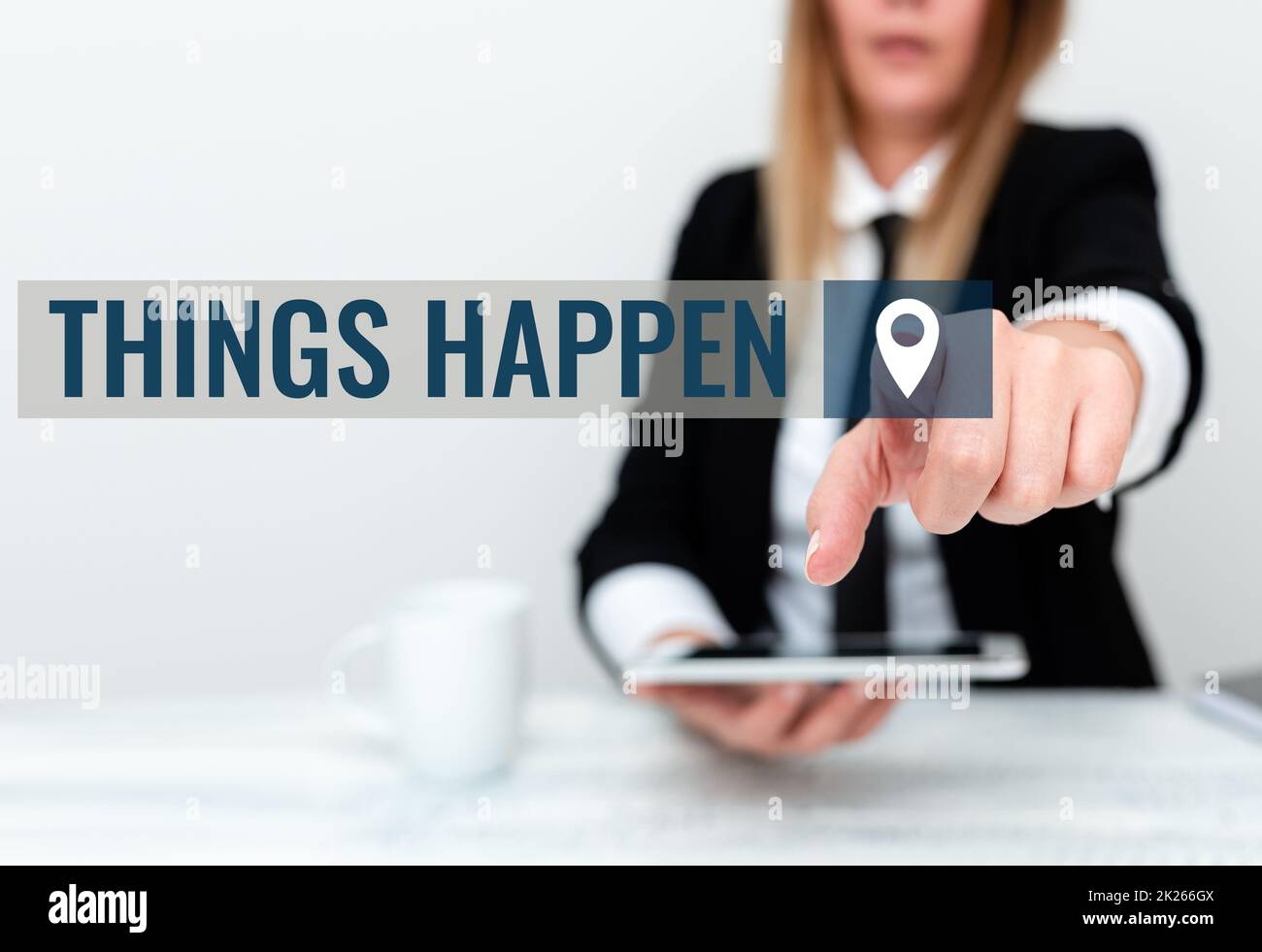 Didascalia di testo che presenta le cose accadono. Vetrina aziendale risultato della situazione corso d'azione qualcosa non può controllare la presentazione dei dati aziendali, la discussione dei problemi aziendali Foto Stock