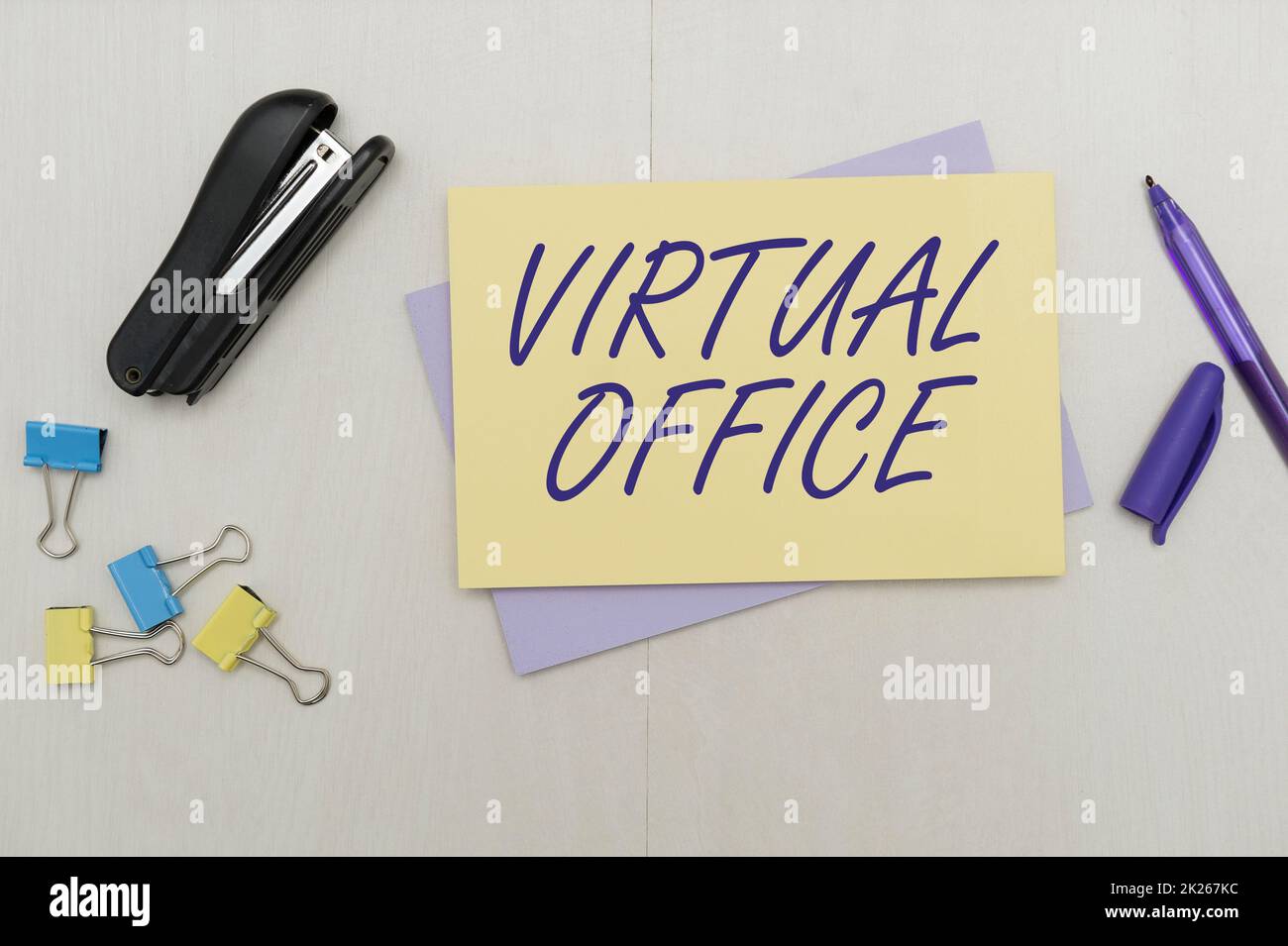 Ufficio virtuale del testo di scrittura a mano. Internet concetto di dominio operativo di qualsiasi azienda o organizzazione virtualmente flashy School Office forniture, insegnare Collezioni di apprendimento, Strumenti di scrittura Foto Stock