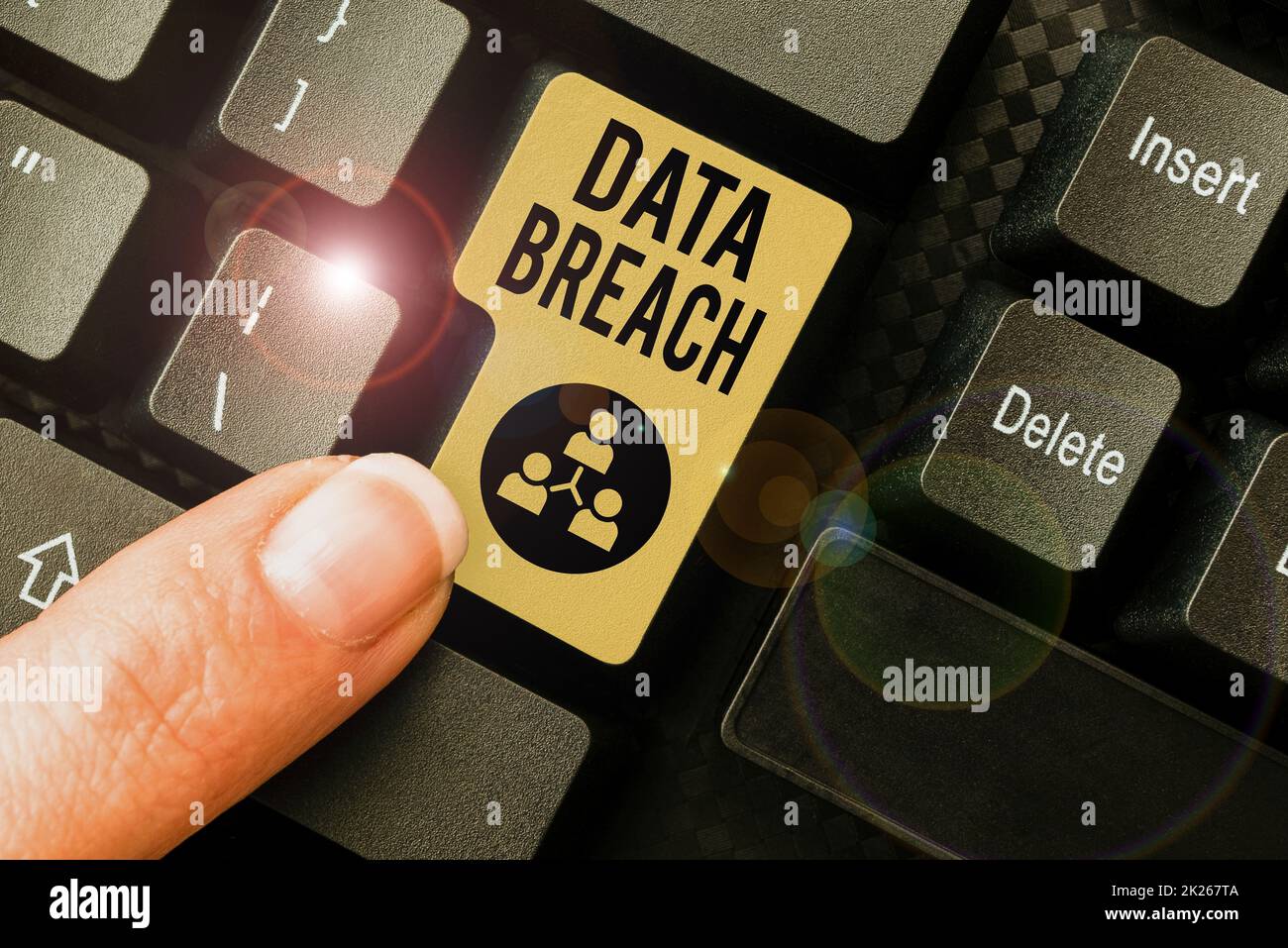 Ispirazione che mostra una violazione dei dati del segno. Panoramica aziendale rilascio non autorizzato di dettagli riservati e protetti navigazione nella cronologia delle transazioni online, creazione di un file system organizzato Foto Stock