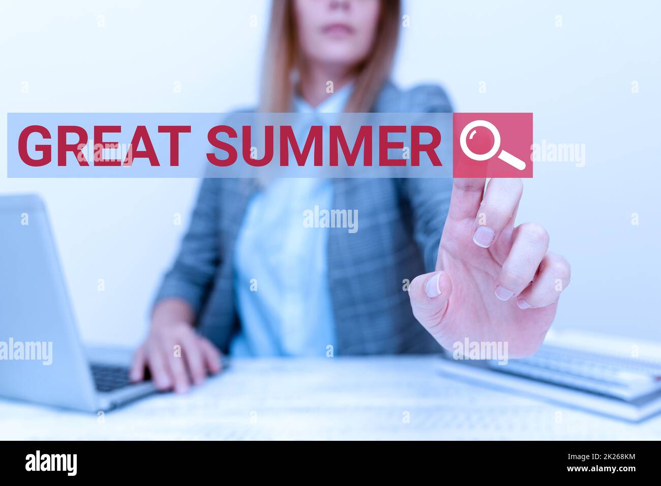 Scrittura visualizzazione testo Grande estate. Parola scritta su avere divertimento buon sole andare alla spiaggia godendo all'aperto dando nuovi assunti Introduzione dell'azienda, spiegando le politiche di affari Foto Stock