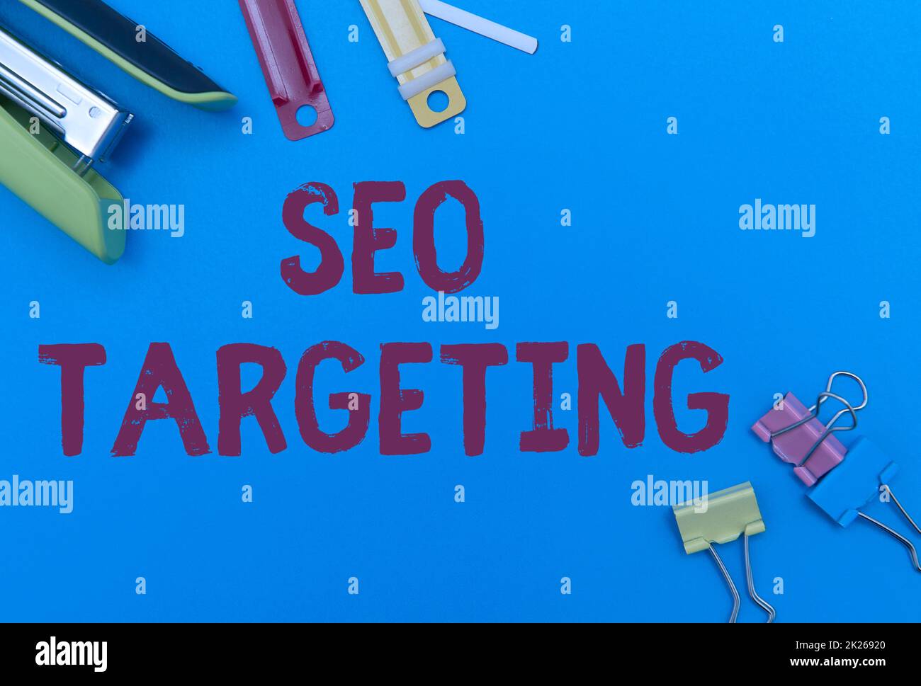 Testo che mostra l'ispirazione Seo Targeting. Parola scritta su parole chiave specifiche per la posizione Landing Page Top dominio flashy School Office forniture, insegnamento raccolte di apprendimento, strumenti di scrittura Foto Stock