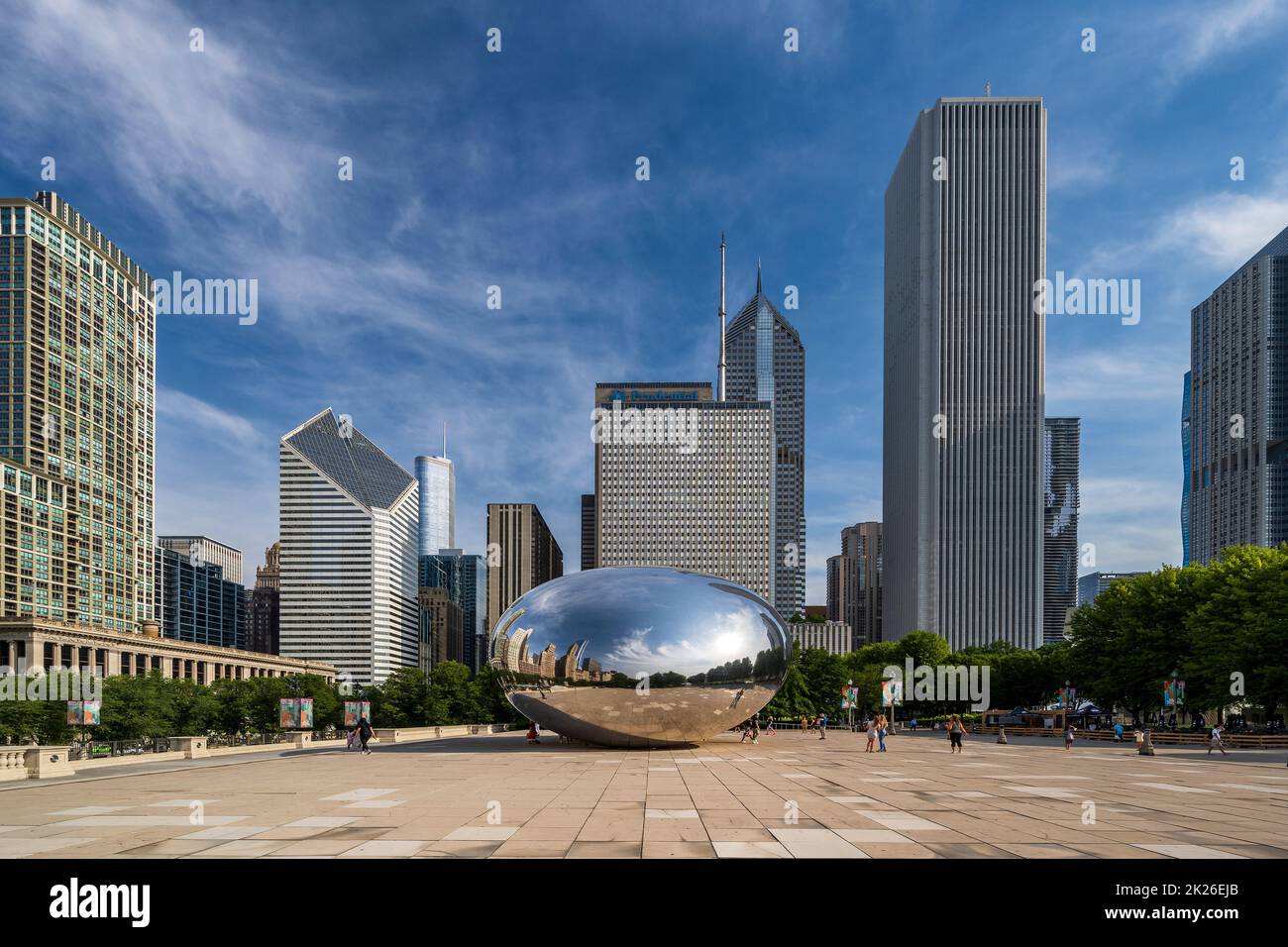 Scultura in acciaio inossidabile Cloud Gate dell'artista britannico di origine indiana Anish Kapoor, Millennium Park, Chicago, Illinois, USA Foto Stock