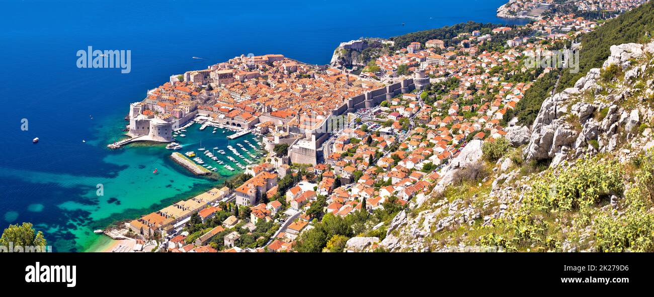 Dubrovnik. La più famosa destinazione turistica della Croazia vista panoramica aerea Foto Stock